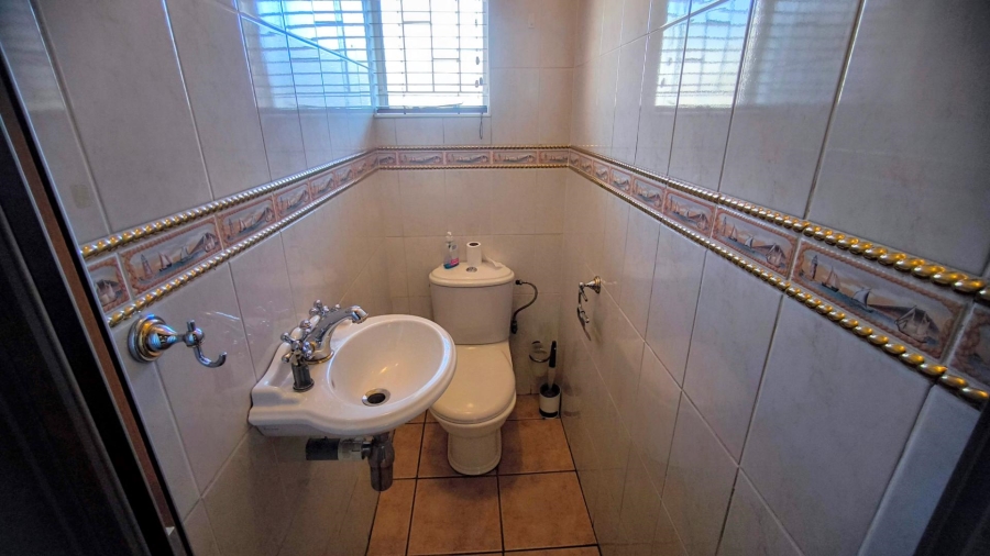 4 Bedroom Property for Sale in Brackenhurst Gauteng