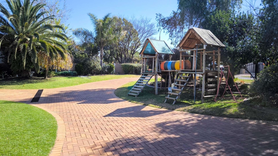 4 Bedroom Property for Sale in Brackenhurst Gauteng