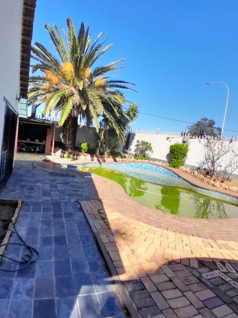 4 Bedroom Property for Sale in Rewlatch Gauteng
