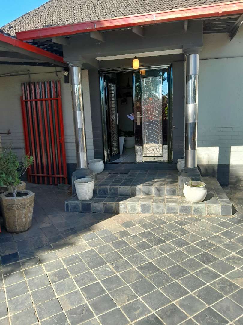 4 Bedroom Property for Sale in Rewlatch Gauteng