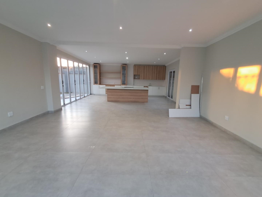 5 Bedroom Property for Sale in Wierdapark Gauteng