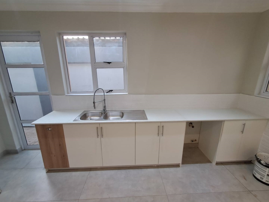 5 Bedroom Property for Sale in Wierdapark Gauteng