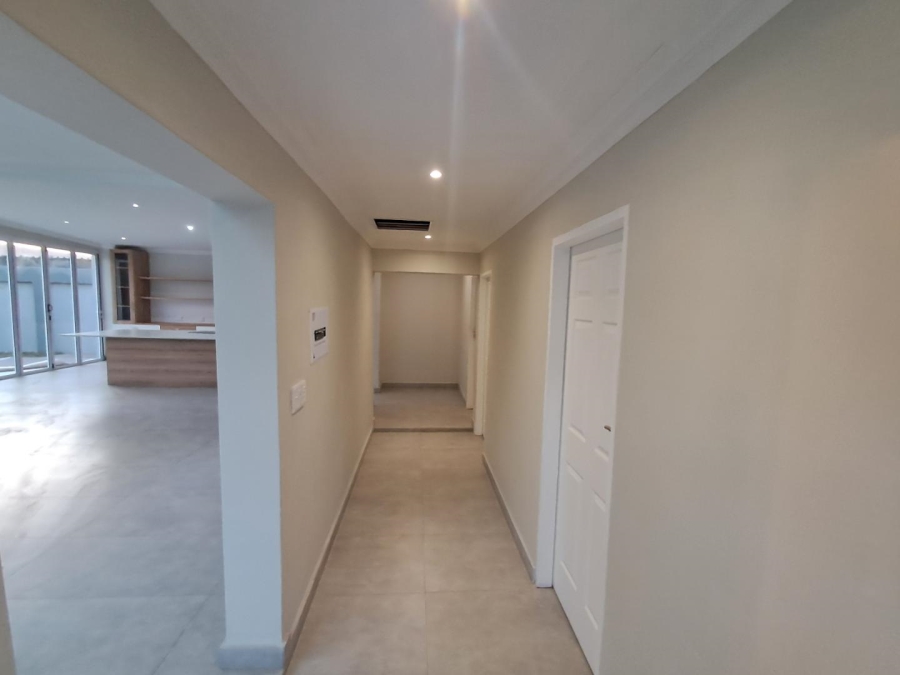 5 Bedroom Property for Sale in Wierdapark Gauteng