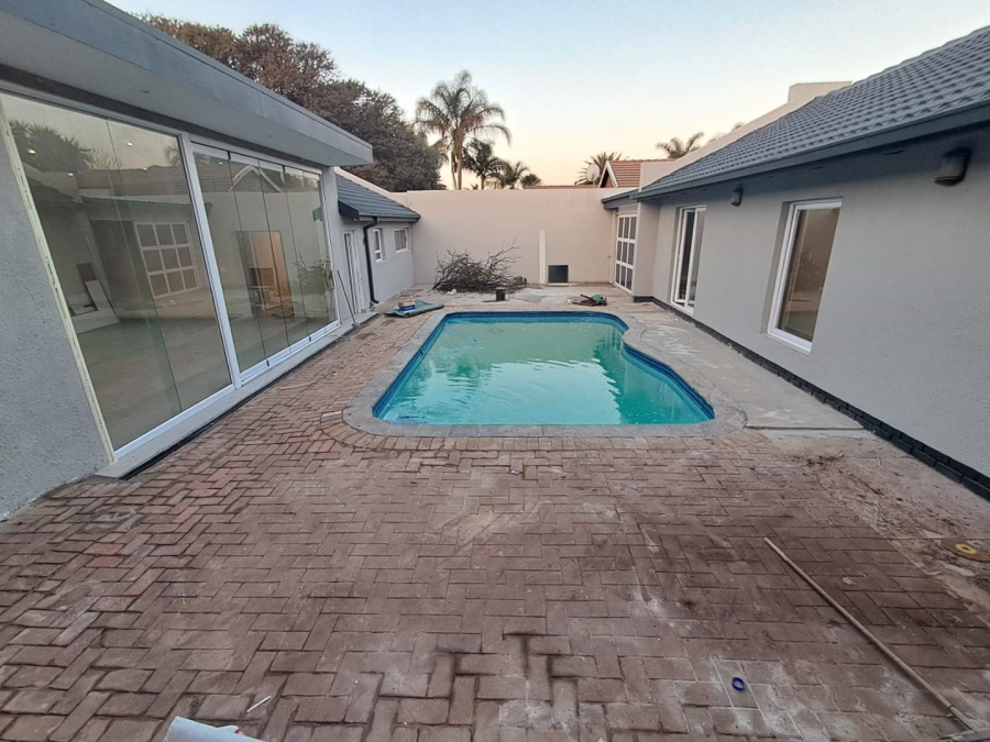 5 Bedroom Property for Sale in Wierdapark Gauteng