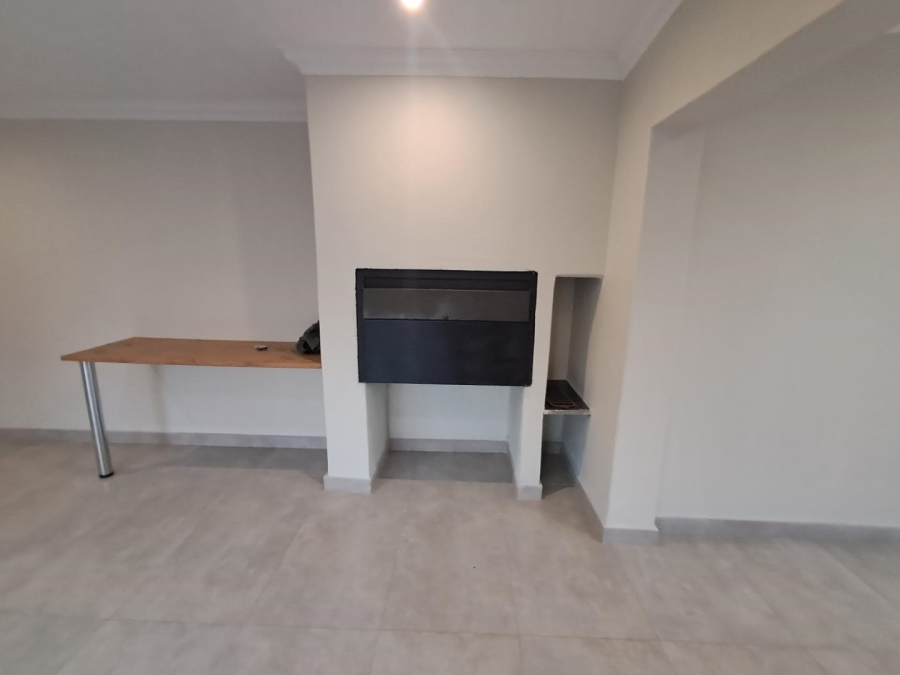 5 Bedroom Property for Sale in Wierdapark Gauteng