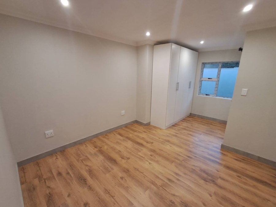 5 Bedroom Property for Sale in Wierdapark Gauteng