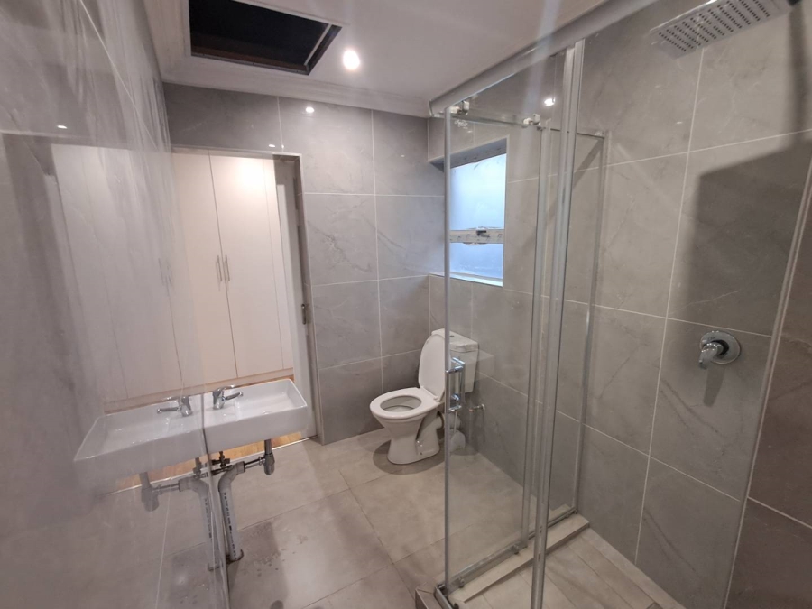 5 Bedroom Property for Sale in Wierdapark Gauteng