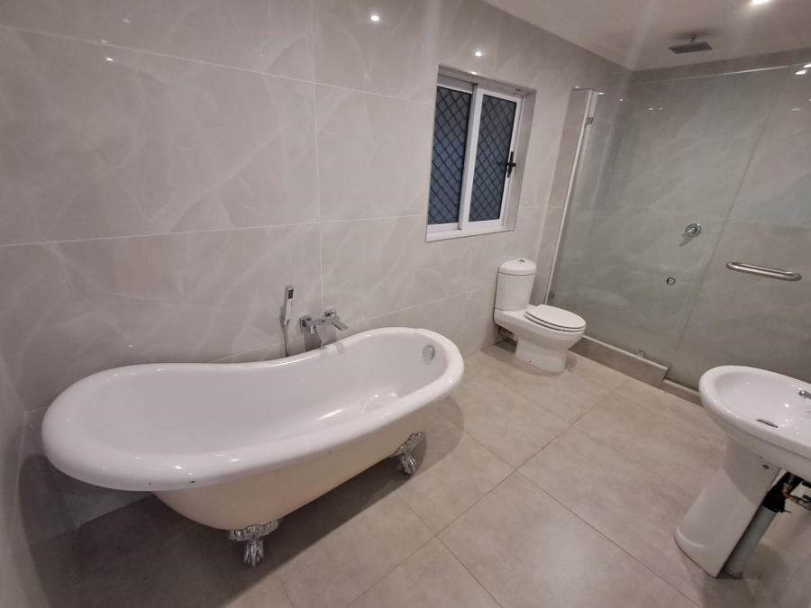 5 Bedroom Property for Sale in Wierdapark Gauteng