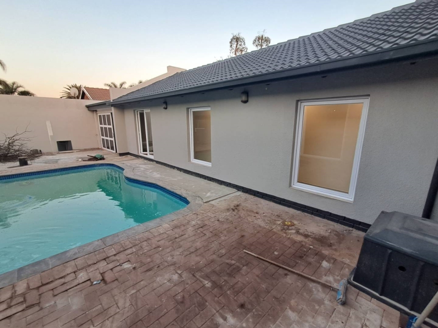 5 Bedroom Property for Sale in Wierdapark Gauteng