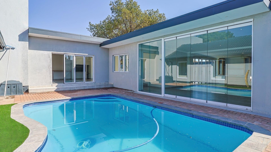 5 Bedroom Property for Sale in Wierdapark Gauteng