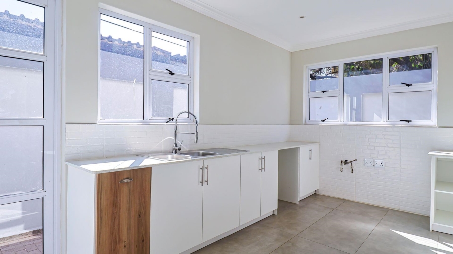 5 Bedroom Property for Sale in Wierdapark Gauteng