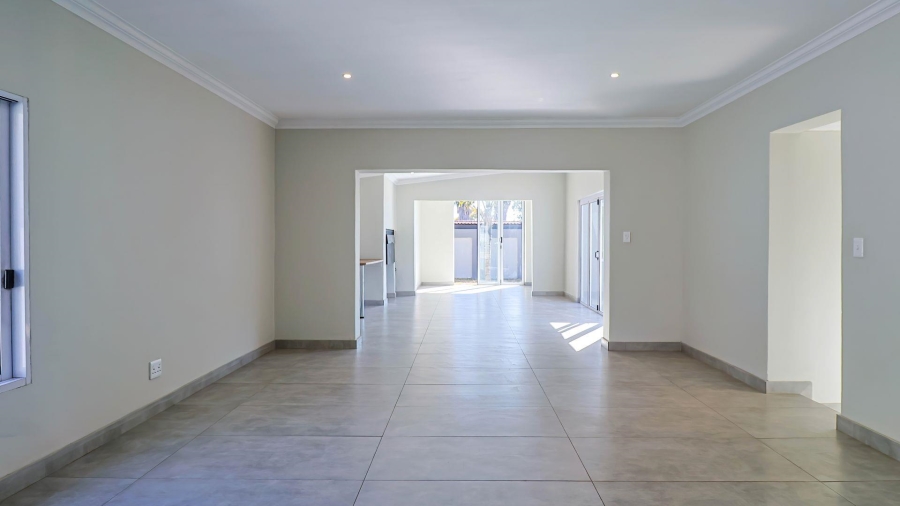 5 Bedroom Property for Sale in Wierdapark Gauteng