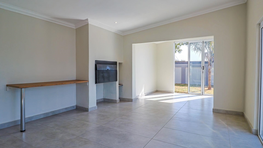 5 Bedroom Property for Sale in Wierdapark Gauteng