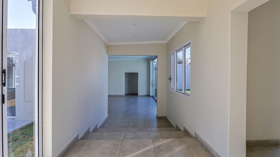 5 Bedroom Property for Sale in Wierdapark Gauteng