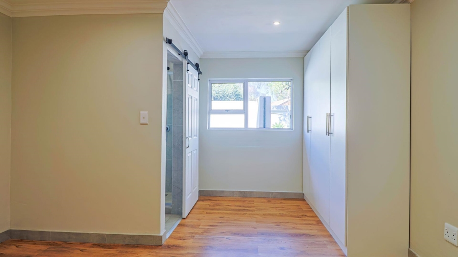 5 Bedroom Property for Sale in Wierdapark Gauteng