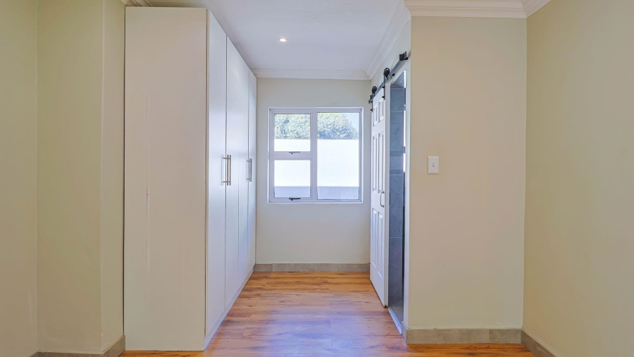 5 Bedroom Property for Sale in Wierdapark Gauteng