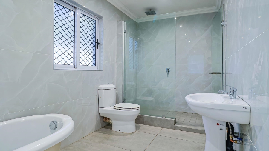 5 Bedroom Property for Sale in Wierdapark Gauteng