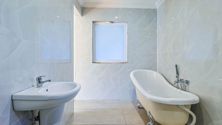 5 Bedroom Property for Sale in Wierdapark Gauteng
