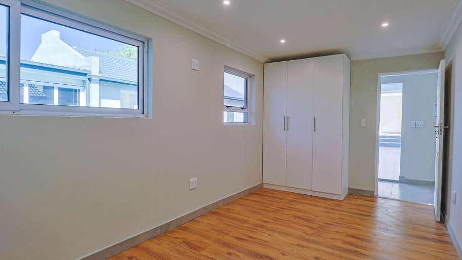 5 Bedroom Property for Sale in Wierdapark Gauteng