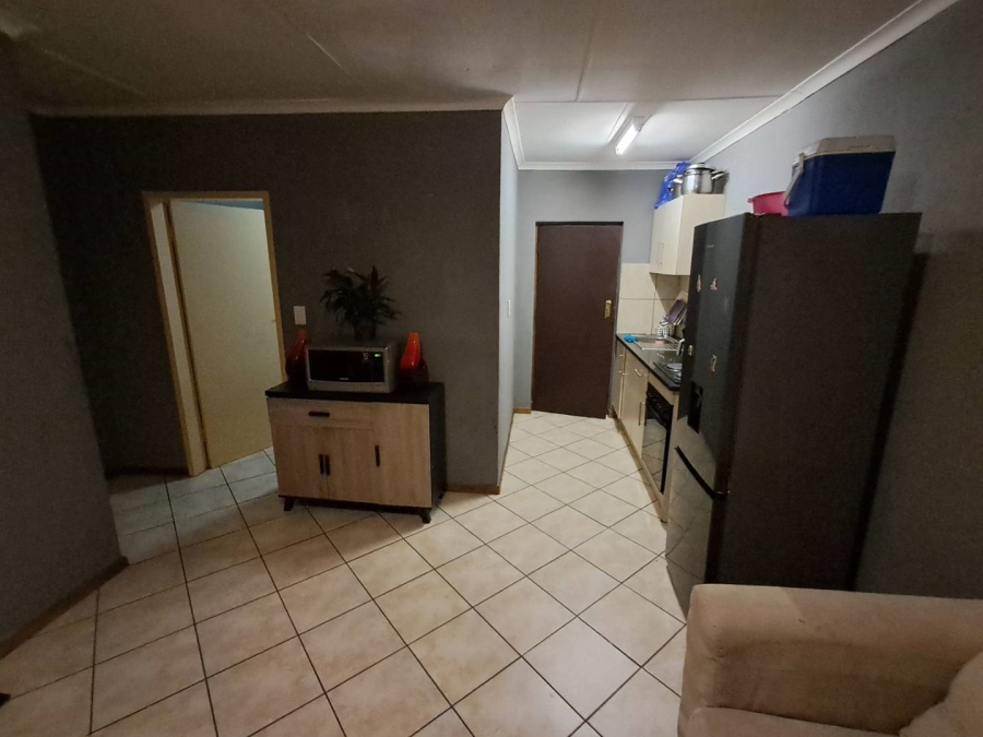 2 Bedroom Property for Sale in Olievenhoutbosch Gauteng