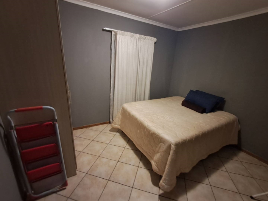 2 Bedroom Property for Sale in Olievenhoutbosch Gauteng
