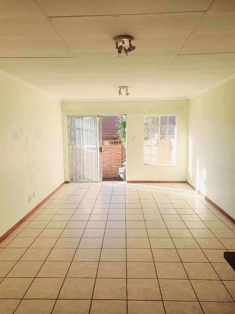 To Let 2 Bedroom Property for Rent in Rooihuiskraal Gauteng