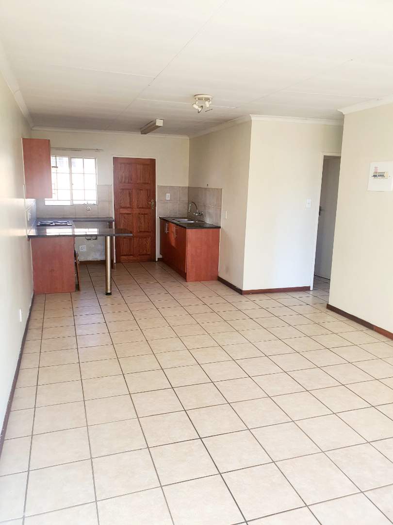 To Let 2 Bedroom Property for Rent in Rooihuiskraal Gauteng
