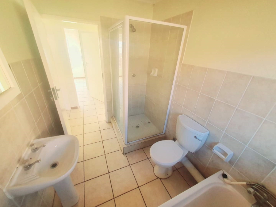 To Let 2 Bedroom Property for Rent in Rooihuiskraal Gauteng