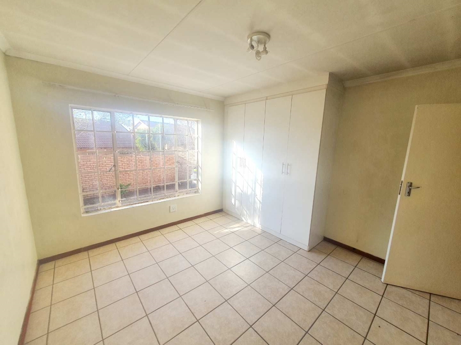 To Let 2 Bedroom Property for Rent in Rooihuiskraal Gauteng