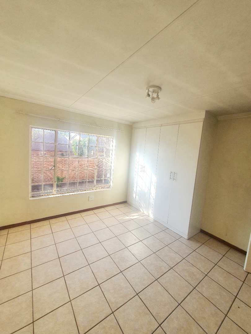To Let 2 Bedroom Property for Rent in Rooihuiskraal Gauteng