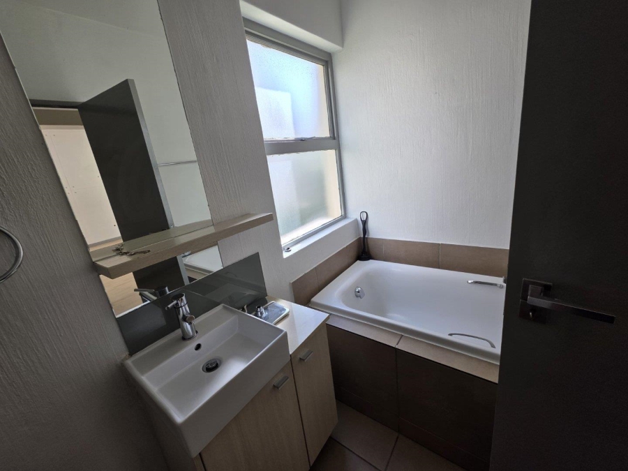 2 Bedroom Property for Sale in Beverley Gauteng