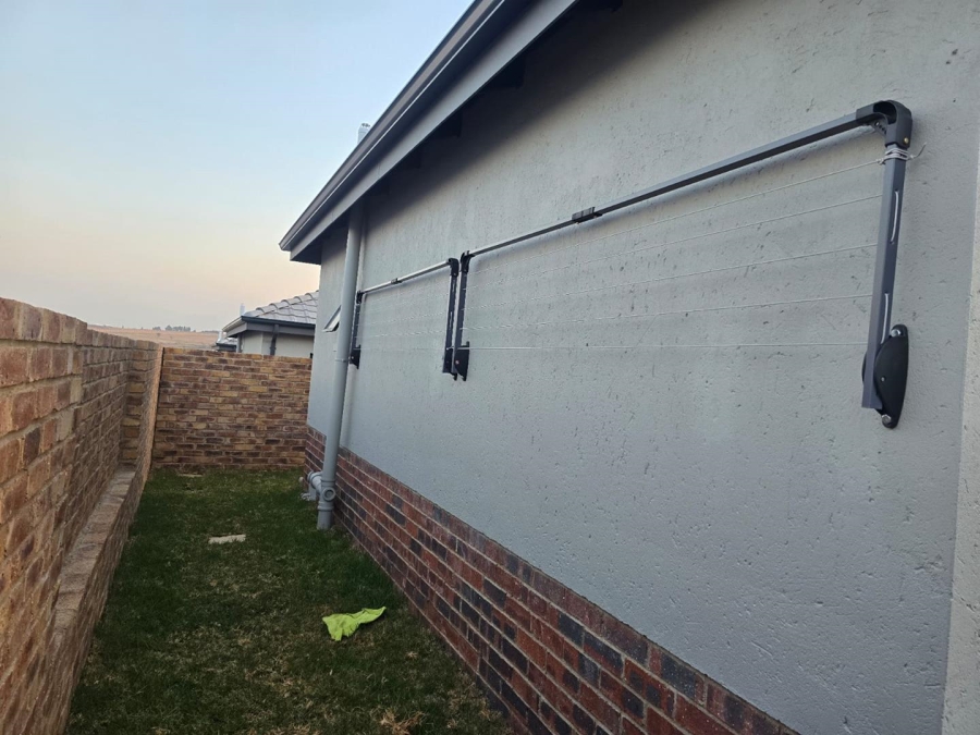 To Let 3 Bedroom Property for Rent in Lion Pride Gauteng