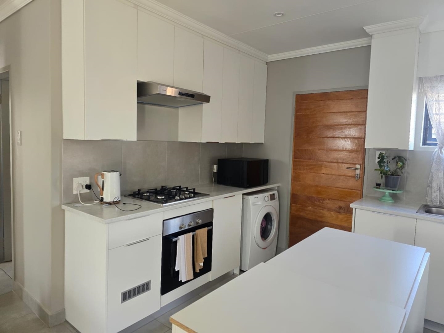 To Let 3 Bedroom Property for Rent in Lion Pride Gauteng