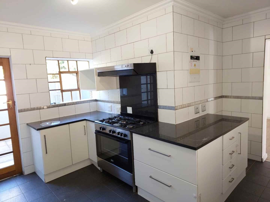 To Let 4 Bedroom Property for Rent in Morningside Gauteng