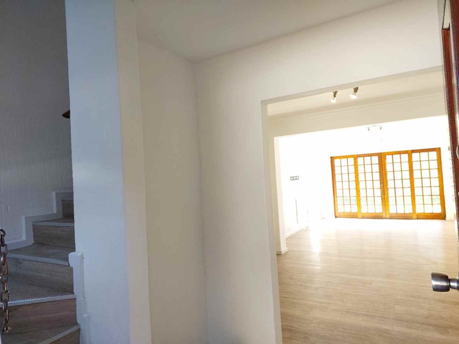 To Let 4 Bedroom Property for Rent in Morningside Gauteng