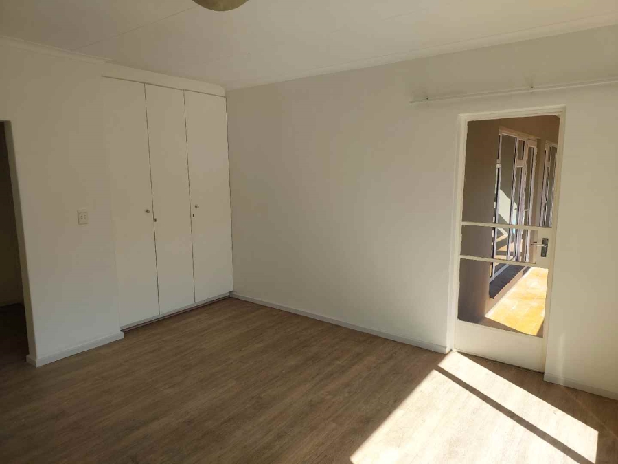 To Let 4 Bedroom Property for Rent in Morningside Gauteng