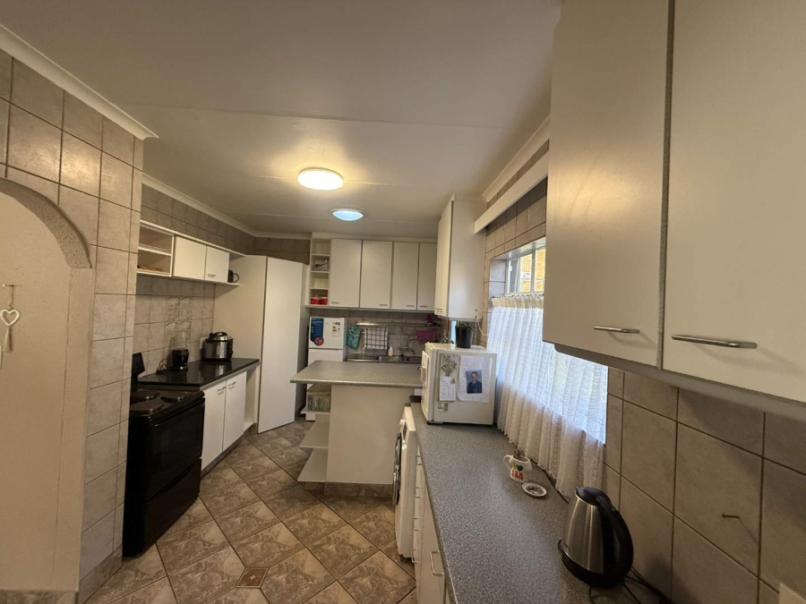 To Let 3 Bedroom Property for Rent in Strubensvallei Gauteng