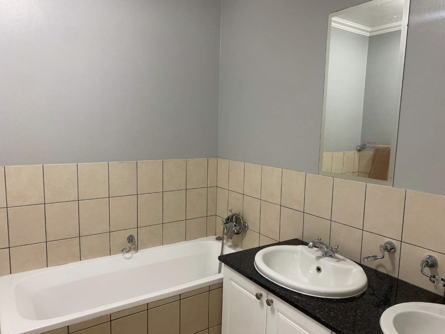 To Let 2 Bedroom Property for Rent in Riviera Gauteng