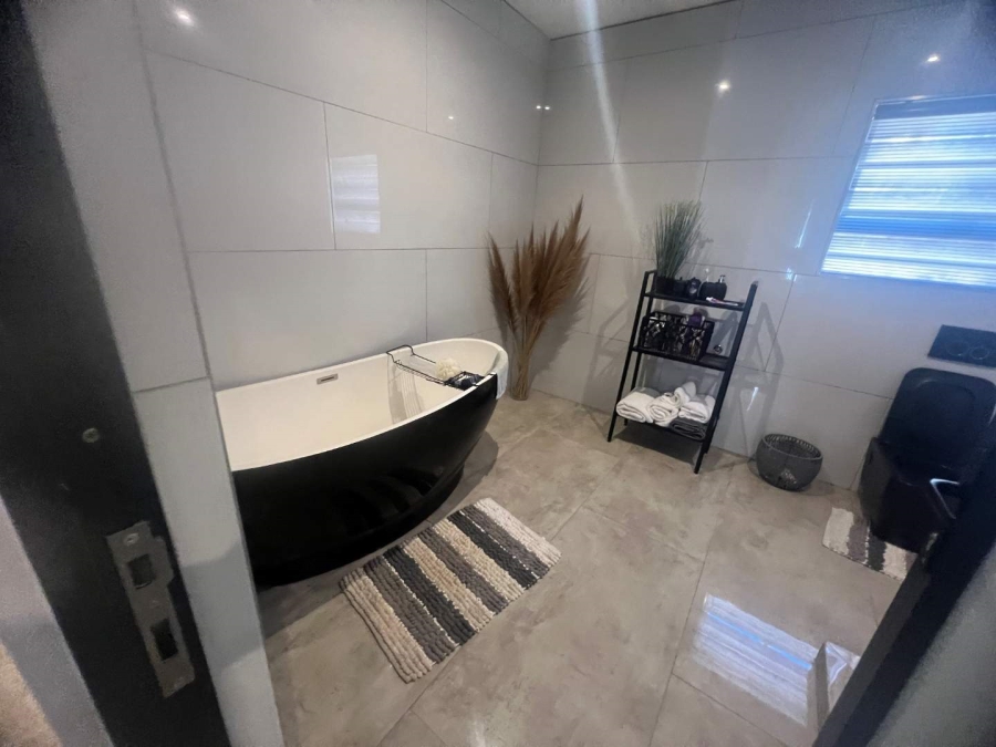 3 Bedroom Property for Sale in Brackenhurst Gauteng