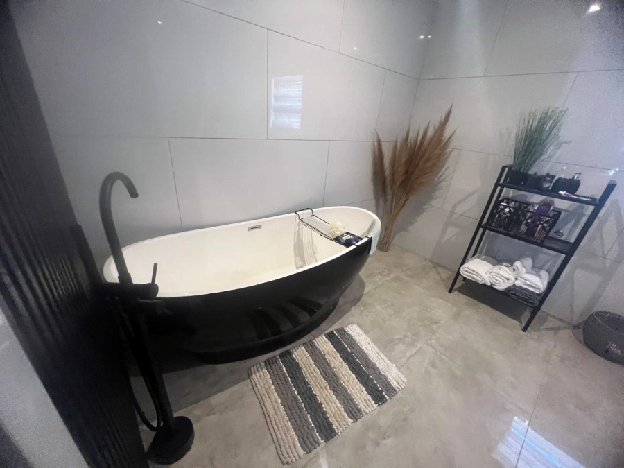 3 Bedroom Property for Sale in Brackenhurst Gauteng