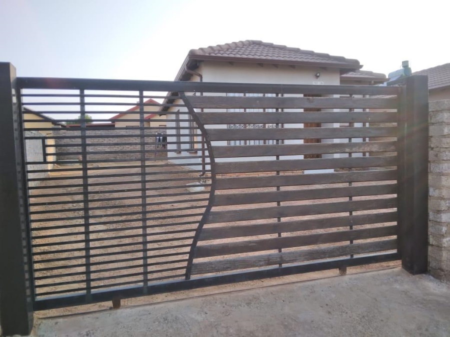 To Let 3 Bedroom Property for Rent in Soshanguve VV Gauteng