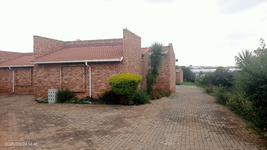 To Let 2 Bedroom Property for Rent in Terenure Gauteng