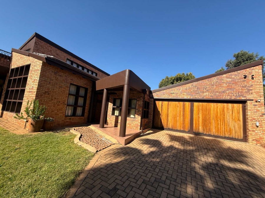 5 Bedroom Property for Sale in Bergbron Gauteng