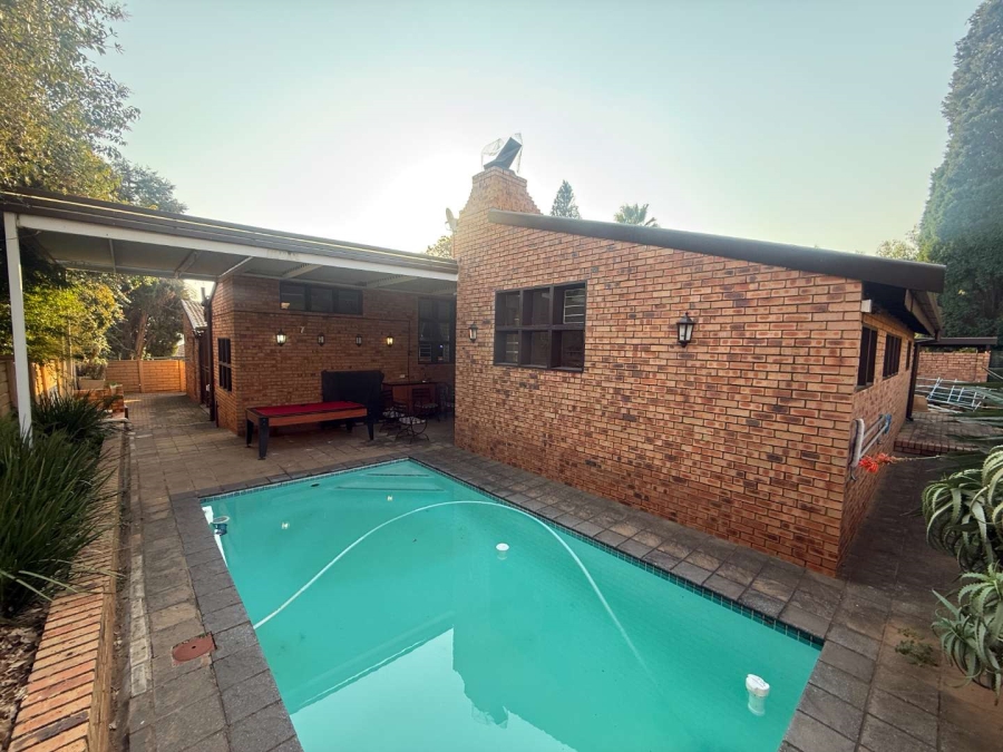 5 Bedroom Property for Sale in Bergbron Gauteng