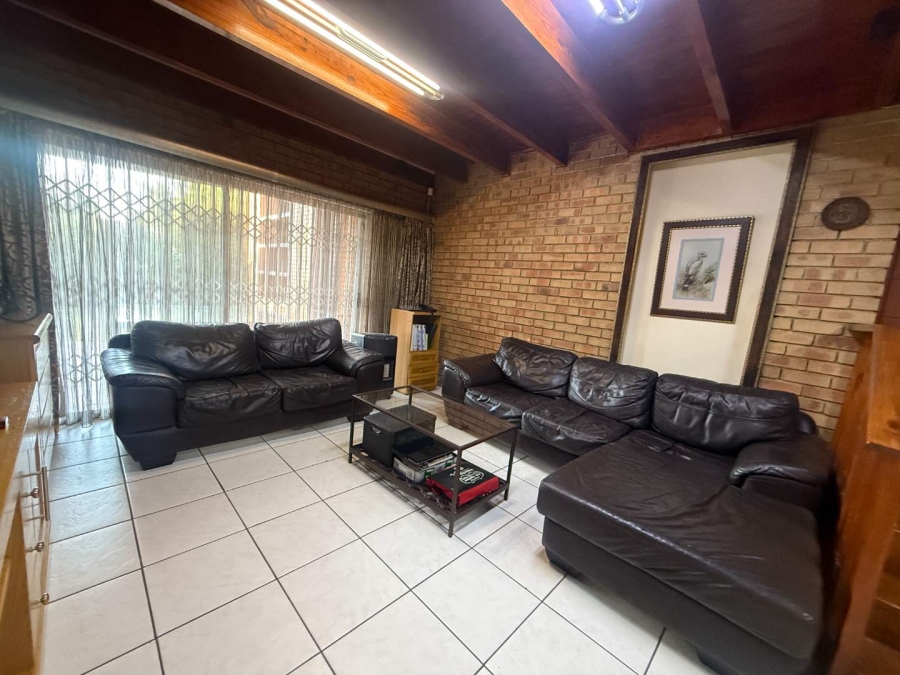 5 Bedroom Property for Sale in Bergbron Gauteng