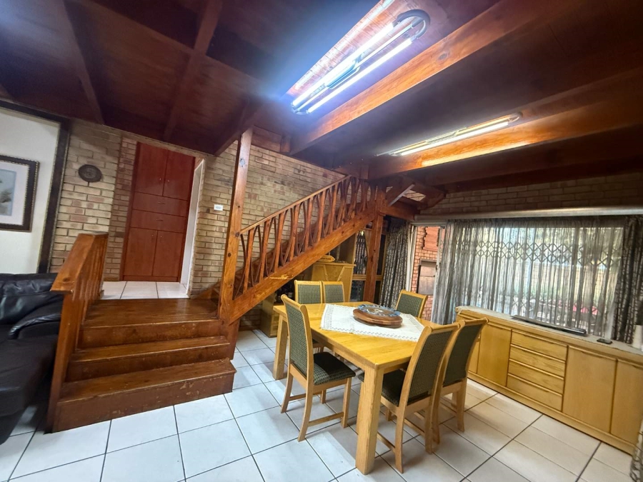 5 Bedroom Property for Sale in Bergbron Gauteng