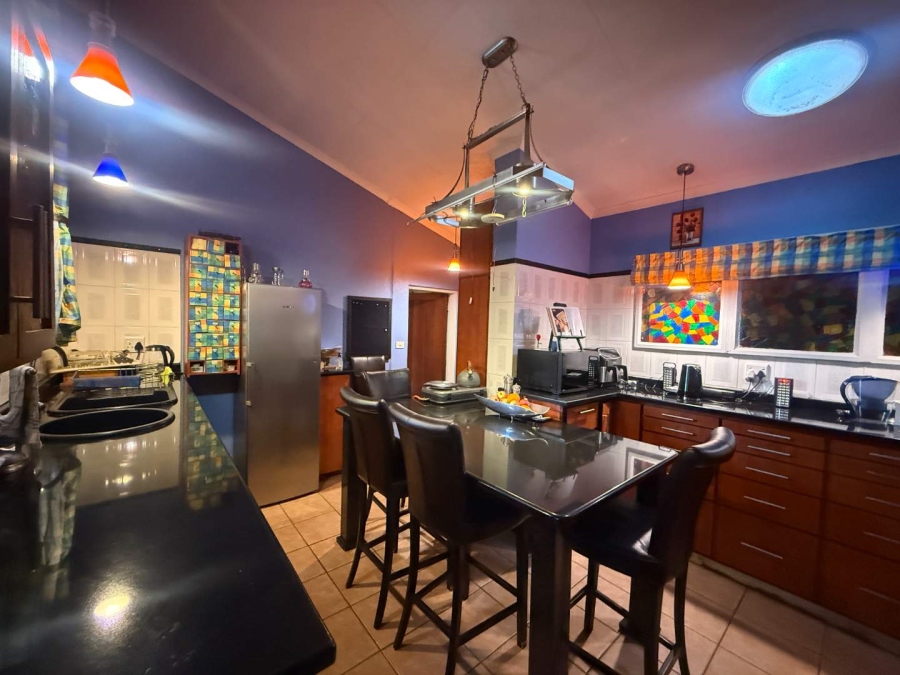 5 Bedroom Property for Sale in Bergbron Gauteng