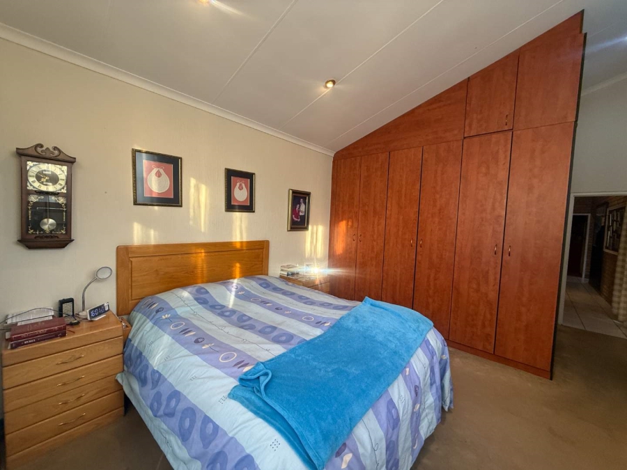 5 Bedroom Property for Sale in Bergbron Gauteng