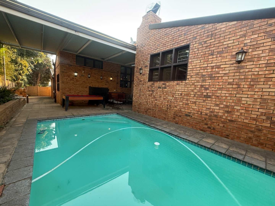5 Bedroom Property for Sale in Bergbron Gauteng