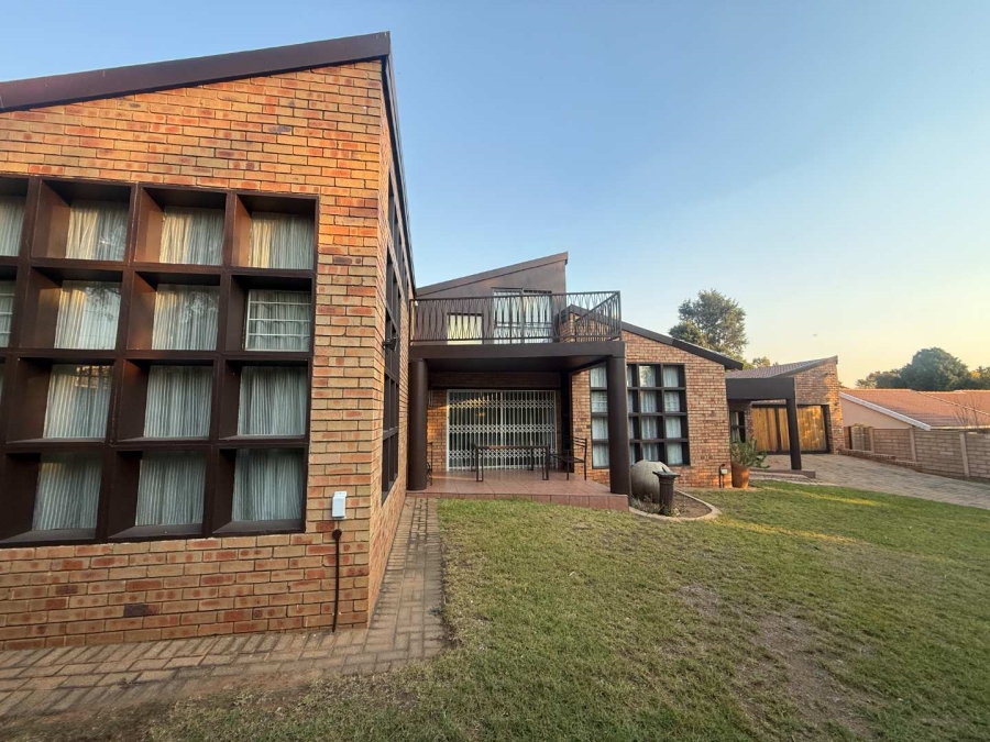 5 Bedroom Property for Sale in Bergbron Gauteng